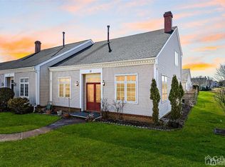 1 Chadwick Ln, Monroe Township, NJ 08831