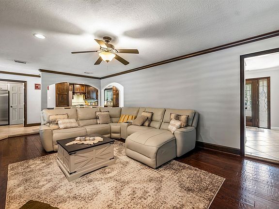 5th image of 16806 Sandypine Cir