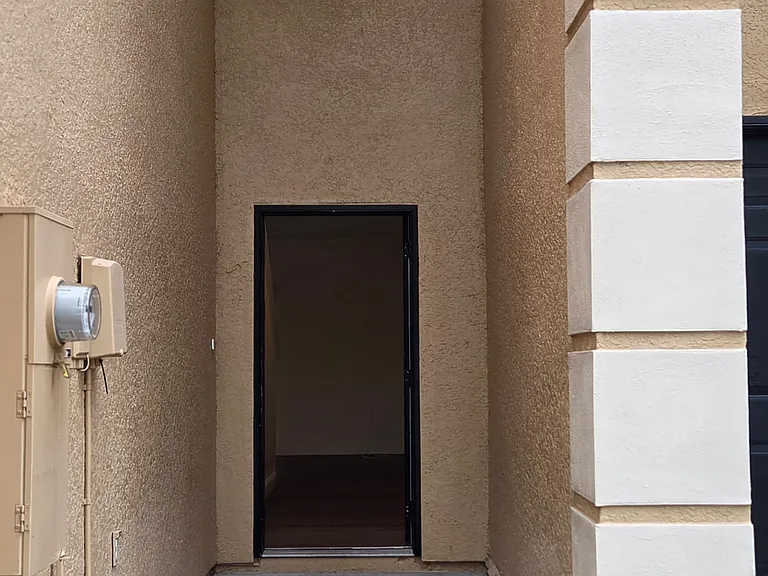 6232 Clifton Palms Dr — Photo 2