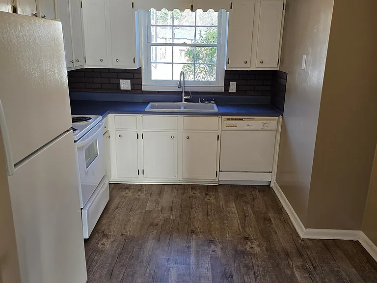 1951 Meadowbrook Cir #1951 — Photo 12