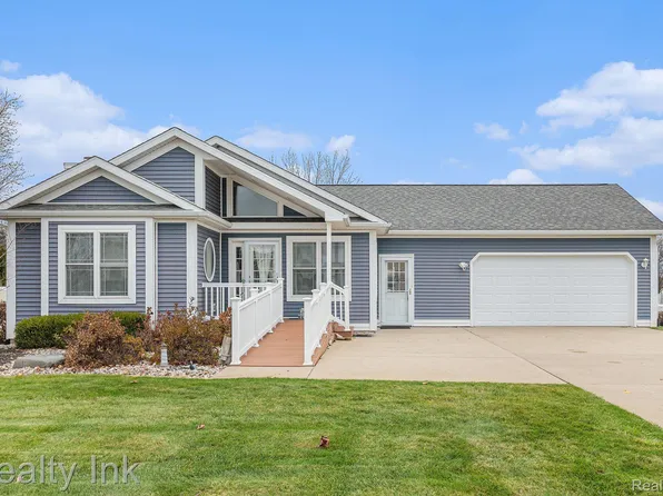 580 Elizabeth Dr, Owosso, MI 48867