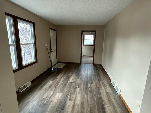 4th image of 1016 E 1st Ave