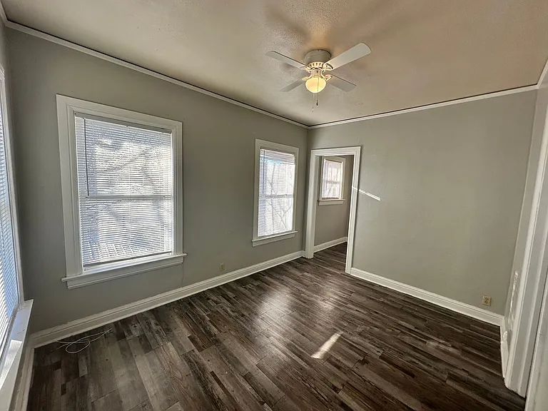 216 W Oak Ave — Photo 14