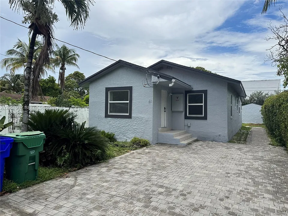 61 NW 53rd St