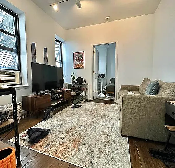 318 E 78th St #13 — Photo 1