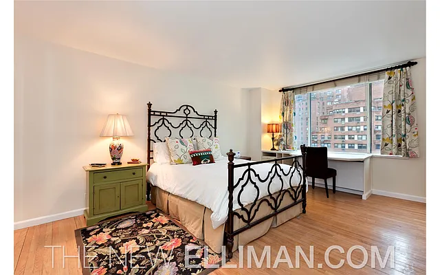 Sold by Douglas Elliman | media 40