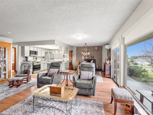 1301 S Third Avenue #15D, Sequim, WA 98382