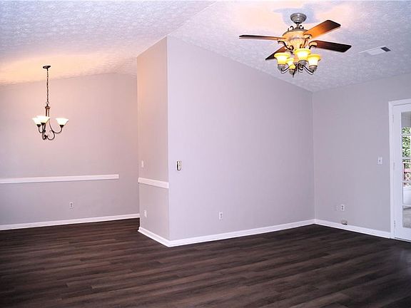 3rd image of 3207 Craven Ridge Dr