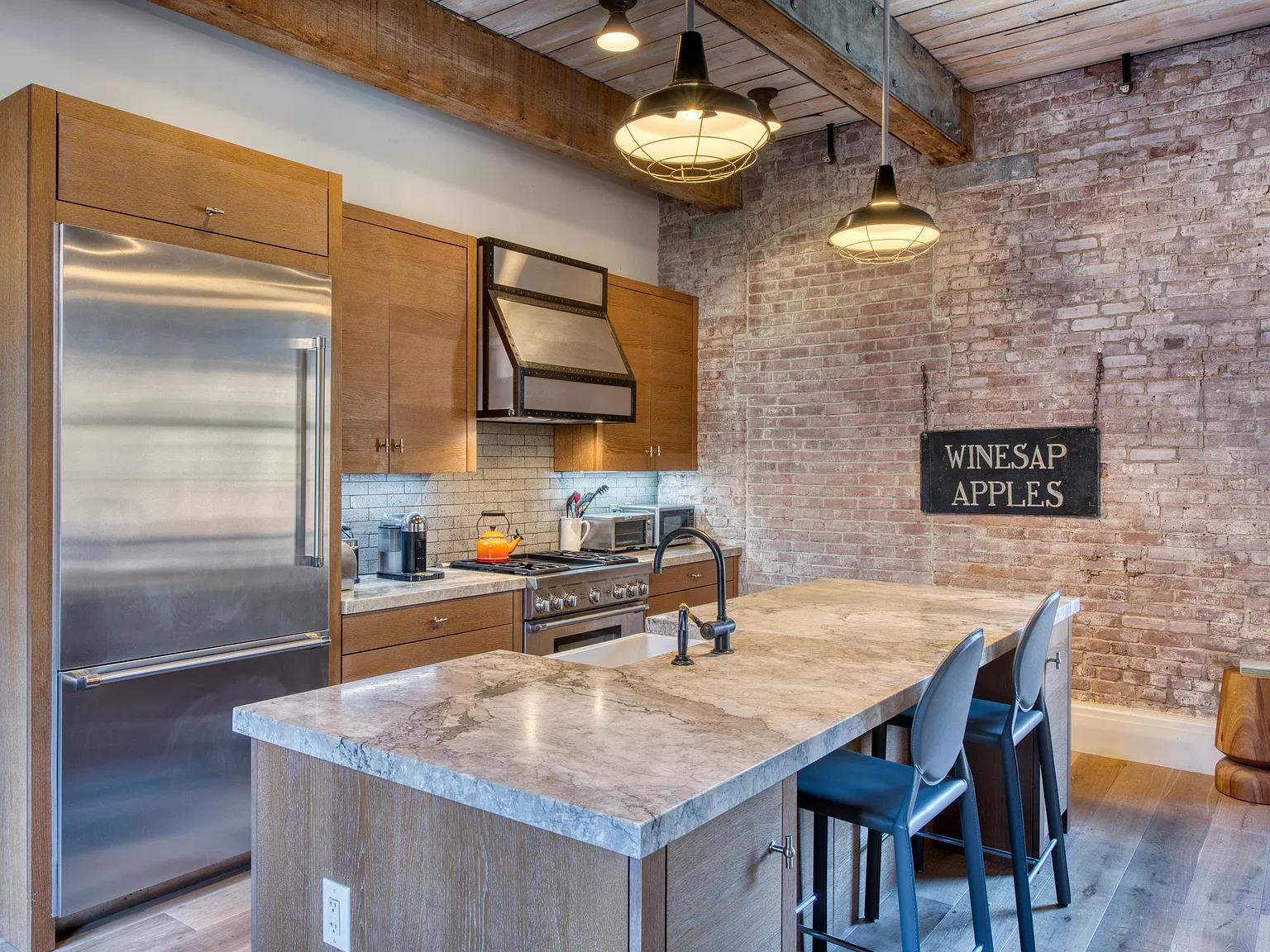 Stunning Unit Available in Watchcase — Photo 3