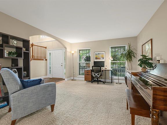 4th image of 620 Fox Hill Estates Dr