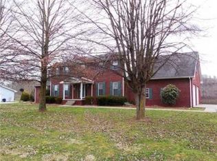 52 Ohio Ave, Ravenswood, WV 26164