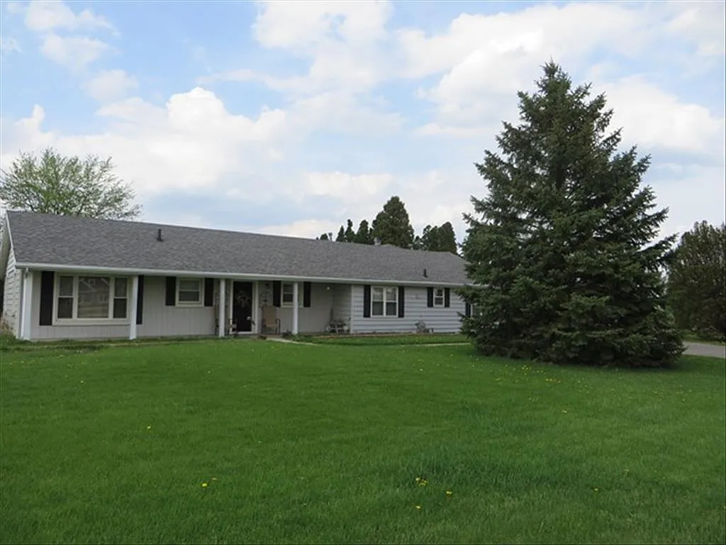 8630 Monclova Rd photo 1