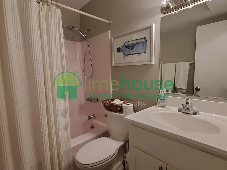 1009 Barclay Sq — Photo 8