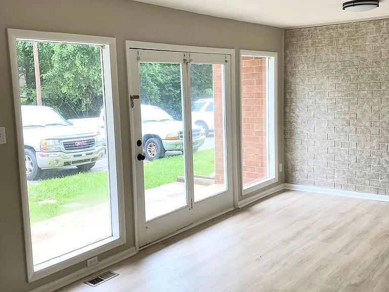 2529 Spring Garden St — Photo 7