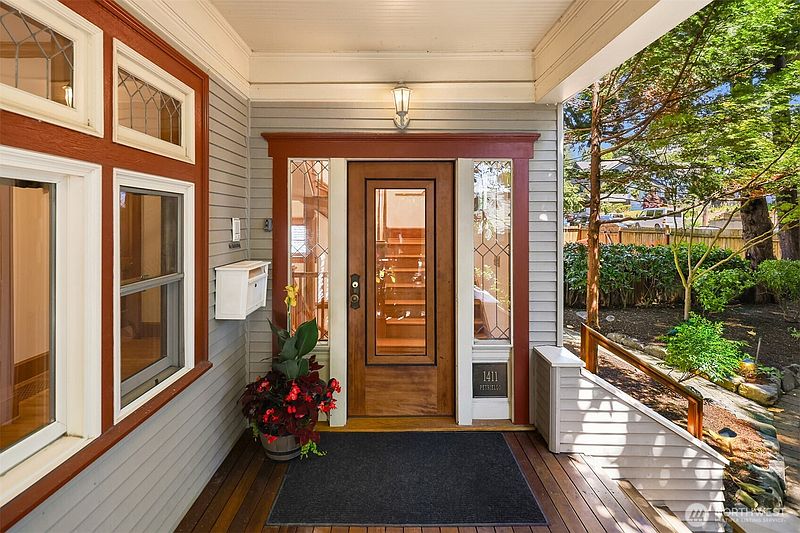 5th image of 1411 10th Avenue W