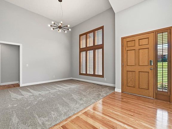 5th image of 147 Charles Park Dr