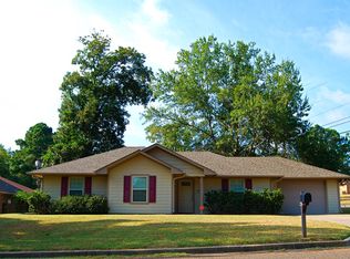 100 E Sycamore Ln, Longview, TX 75604