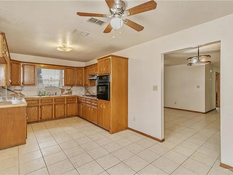 301 Jessica Jane Ave — Photo 5