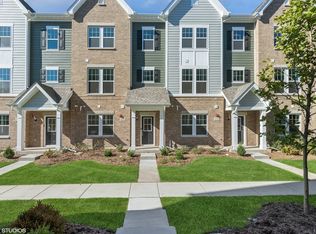 137 Yorktown Ct, Libertyville, IL