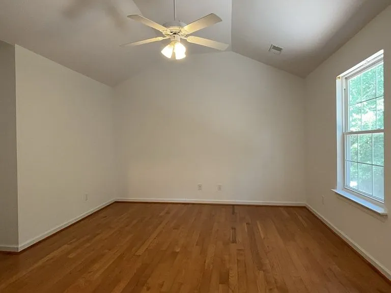 1544 Oxborough Cir — Photo 18