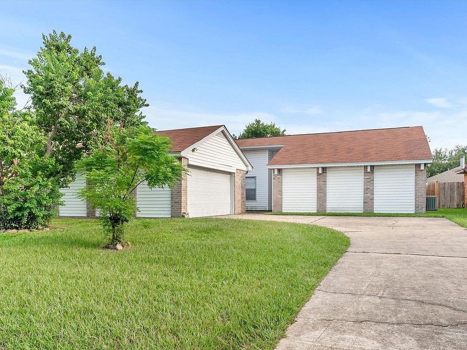 1st image of 13515 Wimbledon Oaks Dr