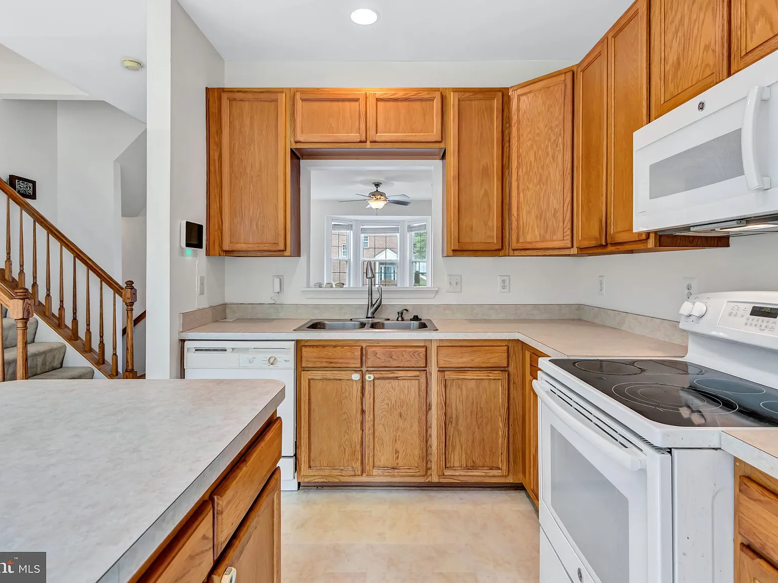 4 bed, 3.5 bath, 2252 sqft, $2,750 — Photo 4