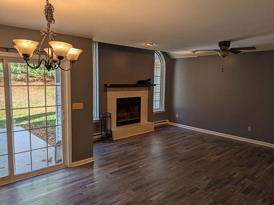 1st image of 605 Country Acres Ct
