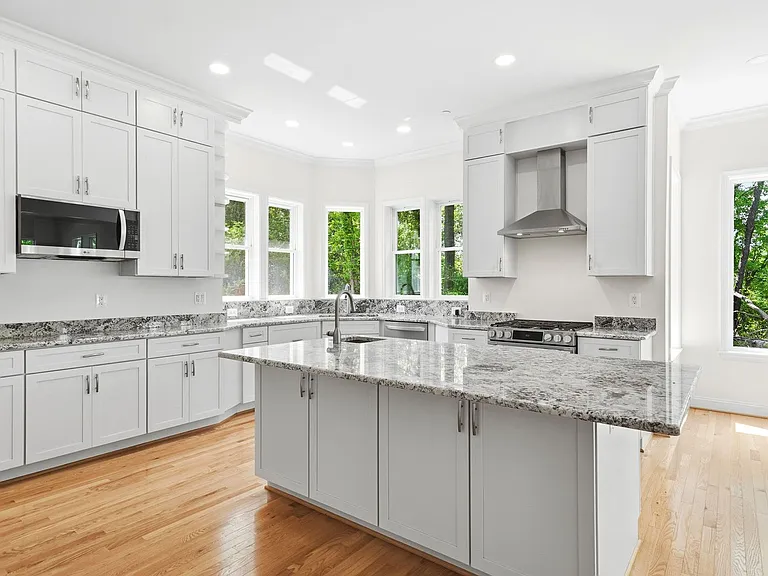 5116 Shore Dr — Photo 39