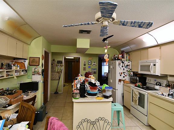 5th image of 22356 Nyack Ave