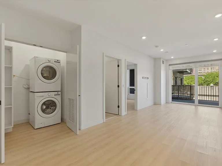 948 W Sunnyside Ave #201 — Photo 4