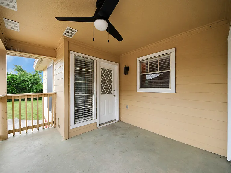 1163 Lovett St — Photo 10