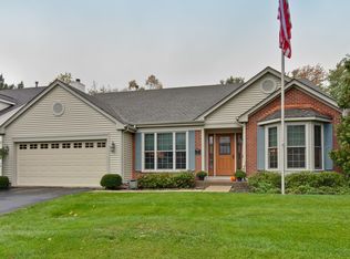 4 Muirwood Ct, Cary, IL 60013