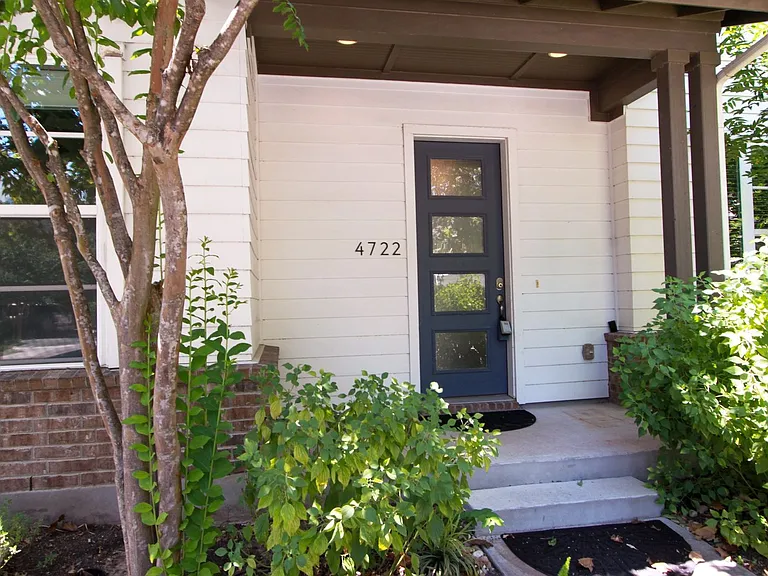 4722 Page St — Photo 2