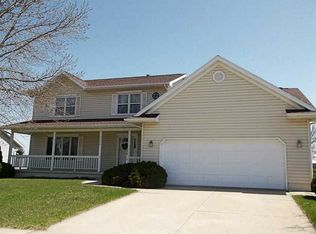 2245 Stratford Dr, Marion, IA 52302