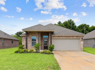 3808 W Lake Michele Cres, Lake Charles, LA 70607
