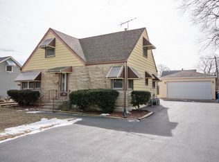 145 Golfview Dr, Northlake, IL 60164
