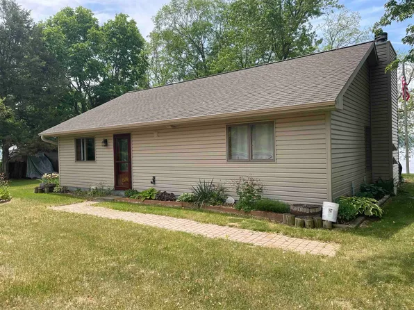 3867 Ames Dr, Potosi, WI 53820