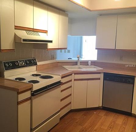 5th image of 10550 Village Dr APT 104