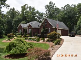 8407 Point Oak Dr, Colfax, NC 27235