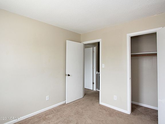 3rd image of 434 Myrtlewood Circle