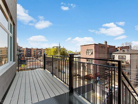 3rd image of 844 N California Ave #3