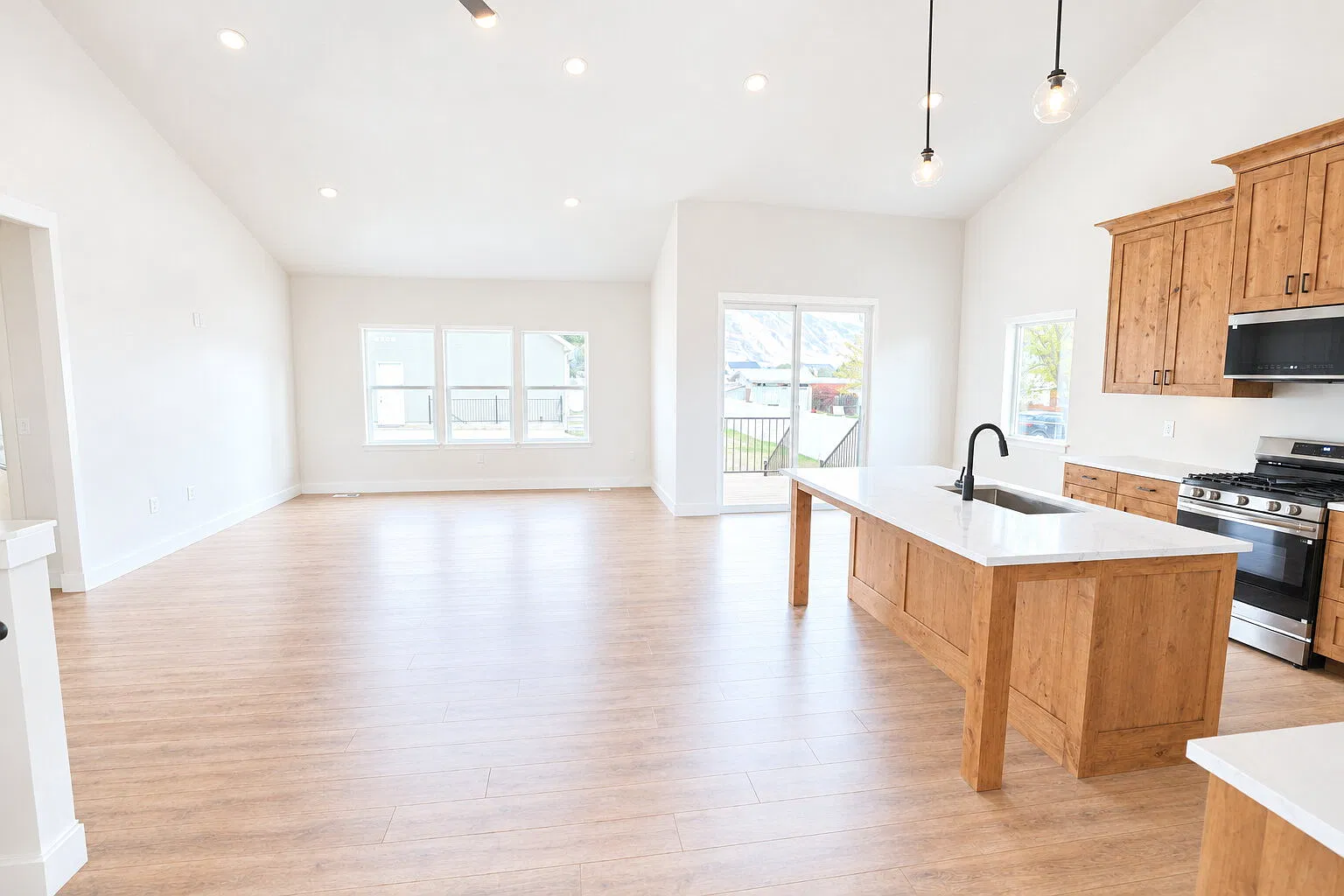 Beautiful, Never Before Lived In 4-Bed, 3-Bath Haven in Provo - Brand new Build! — Photo 3