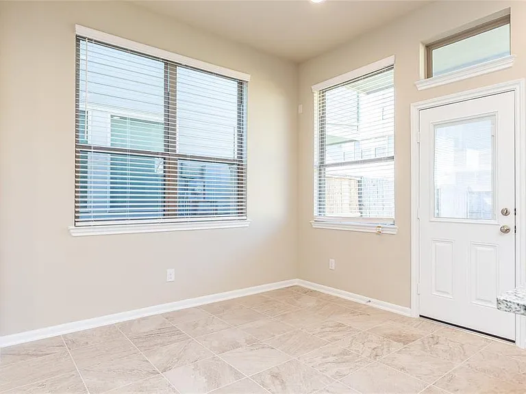 5546 Sallow Bay Ln — Photo 4