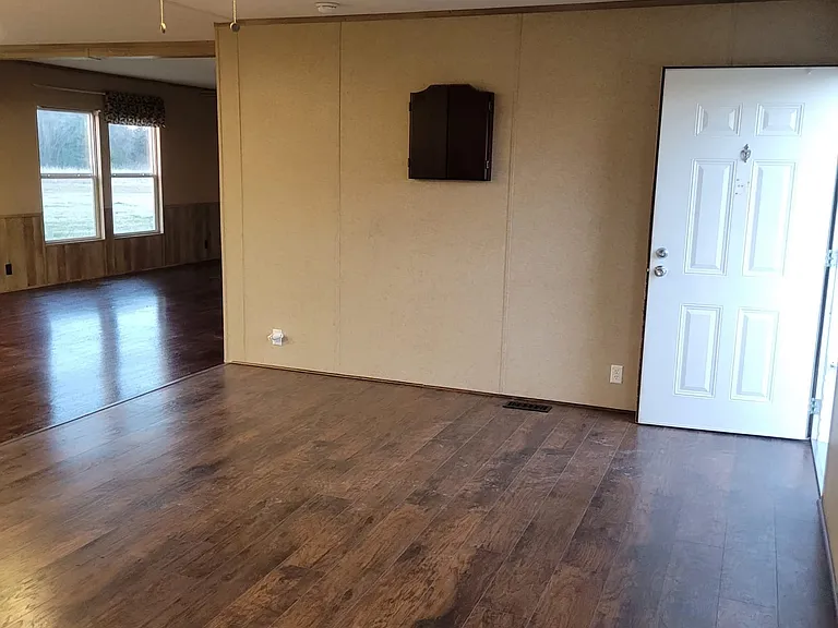 1054 Country Ct — Photo 6