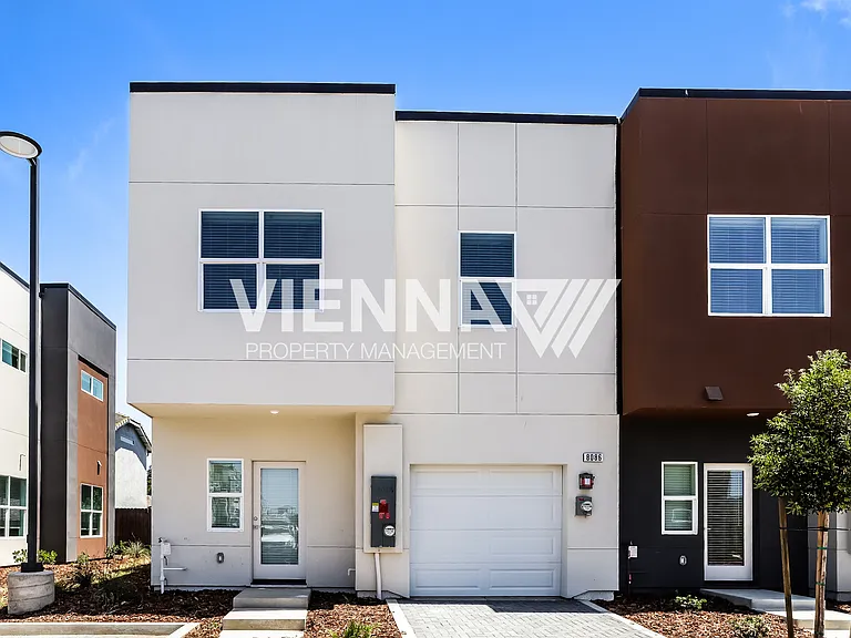 8076 Quiet Knolls Dr — Photo 3