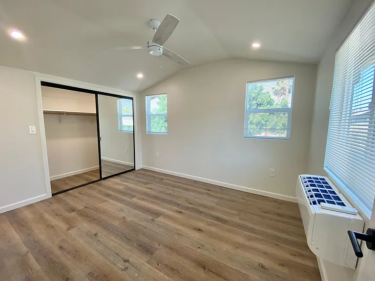 423 Saratoga St #3/4 — Photo 12