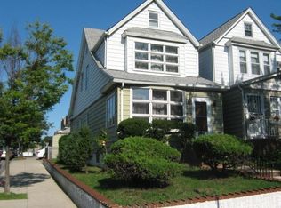 7801 65th St, Ridgewood, NY 11385