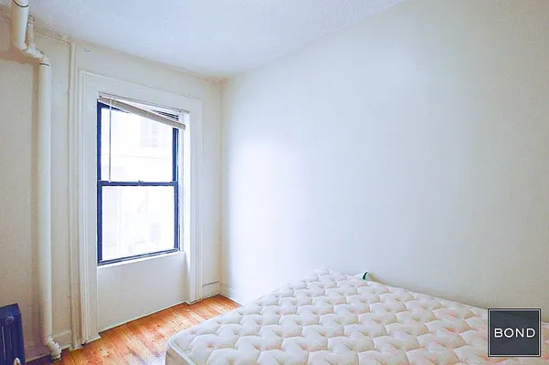 Rented by Bond New York | media 23