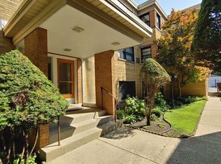 2211 W Touhy Ave APT B1, Chicago, IL 60645