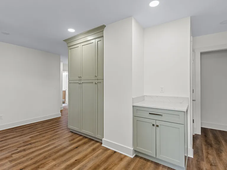 3908 Plymouth Rd — Photo 14